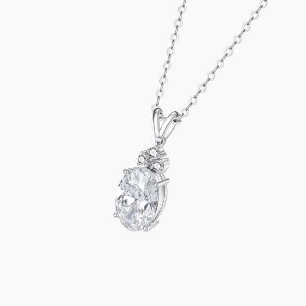 Oval Shaped Pendant Necklace in 14k White Gold